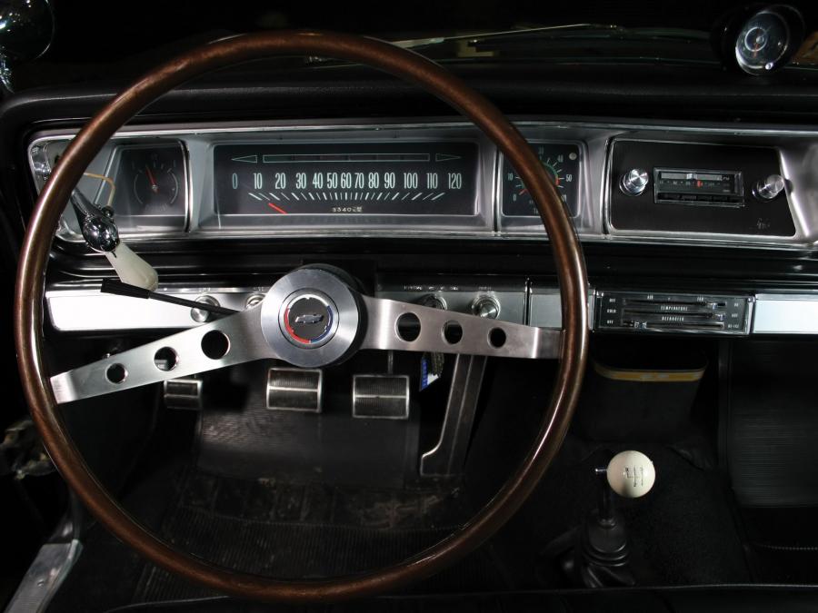  Chevrolet Impala 396/325 HP Sport Coupe 1966 года  (фото 9 из 9)